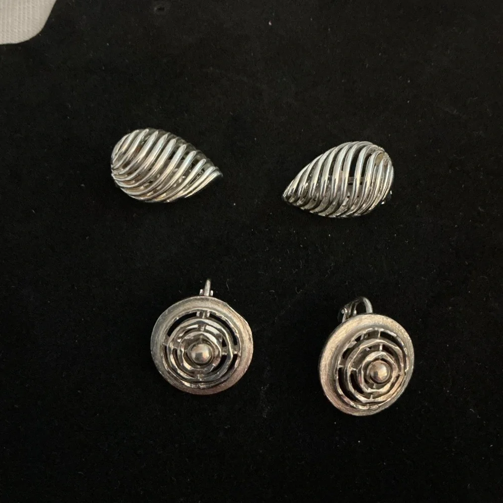 Coro Vintage Silver Tone Clip On Earrings